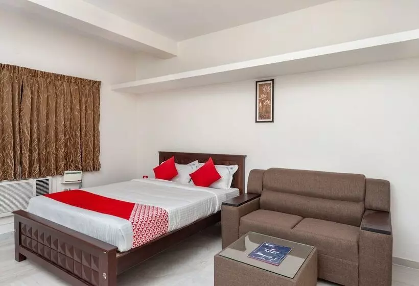 ホテル Oyo 24168 Amrita Inn