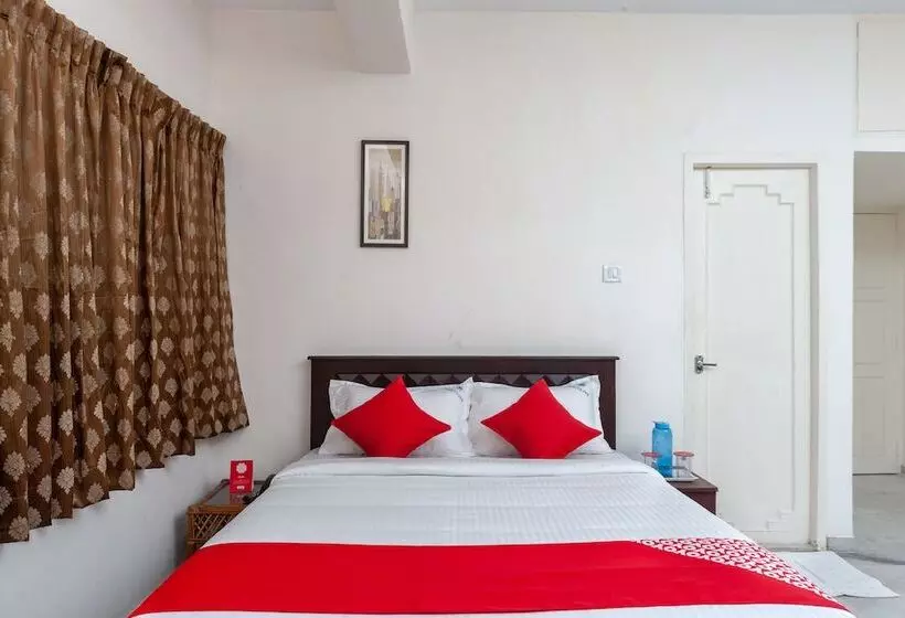 ホテル Oyo 24168 Amrita Inn