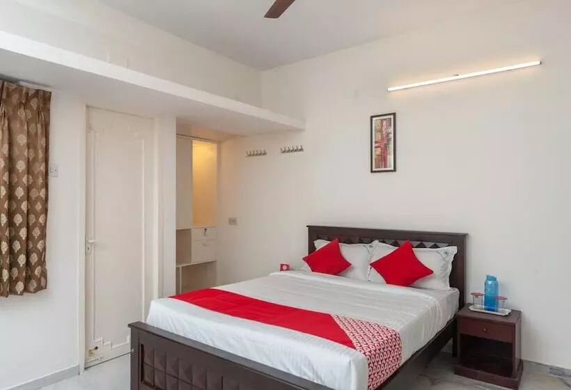ホテル Oyo 24168 Amrita Inn