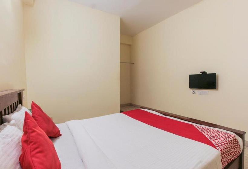 Hotel Oyo 25004 Vinayak Residency