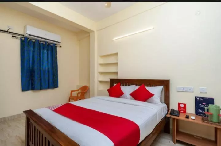 ホテル Oyo 25004 Vinayak Residency