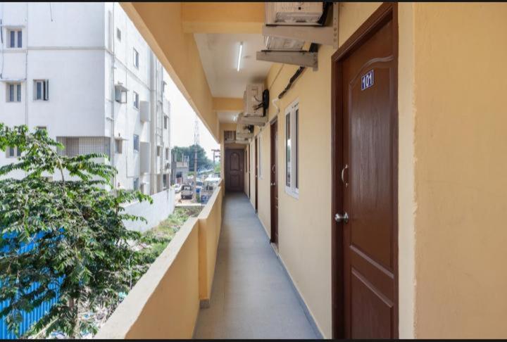 Hotel Oyo 25004 Vinayak Residency