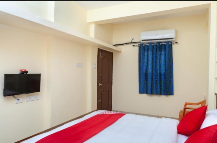 Hotel Oyo 25004 Vinayak Residency