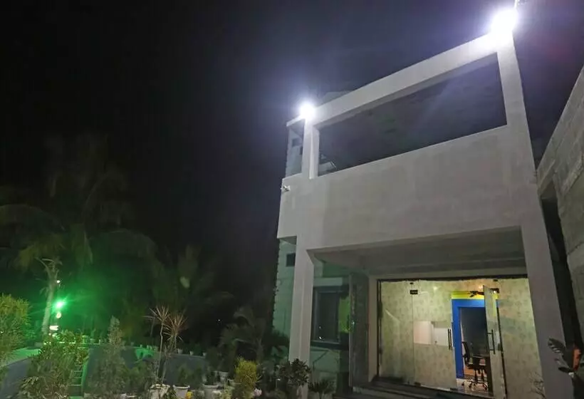 ホテル Oyo 26652 Roop River Resort