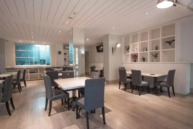 ホテル Oyo 349 Havenwood Residence