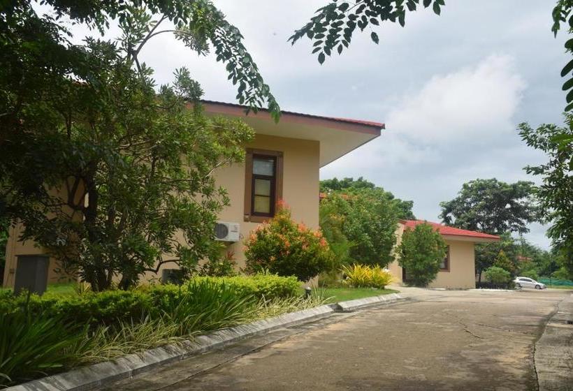 هتل Yadanar Theingha