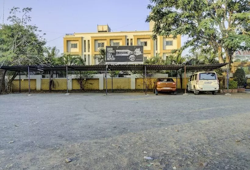 Oyo 24125 Hotel Aakash