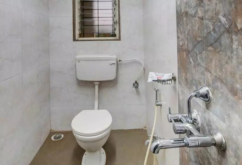Oyo 24125 Hotel Aakash