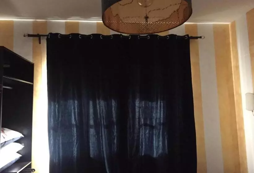 تختخواب و صبحانه Fiumicinoa57