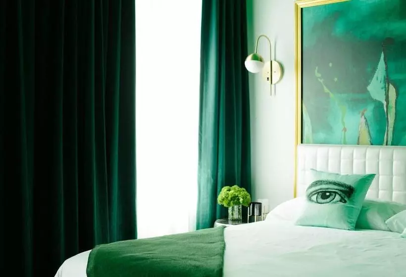 ホテル Angad Arts