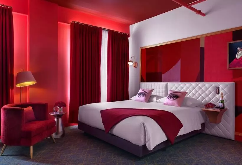 ホテル Angad Arts