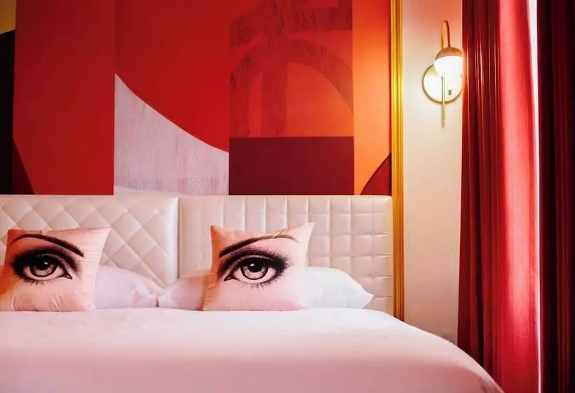 ホテル Angad Arts