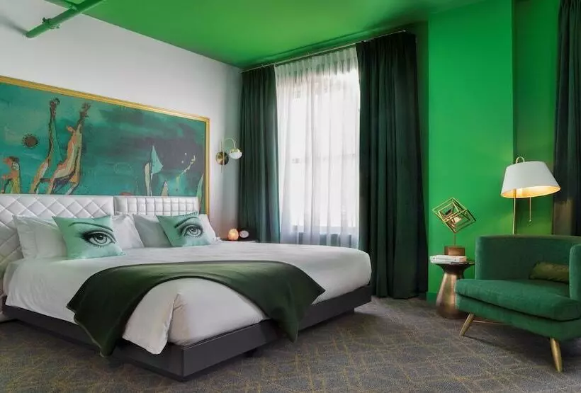 ホテル Angad Arts