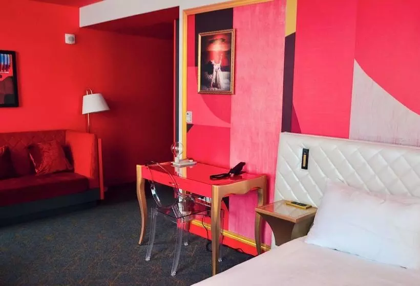 ホテル Angad Arts