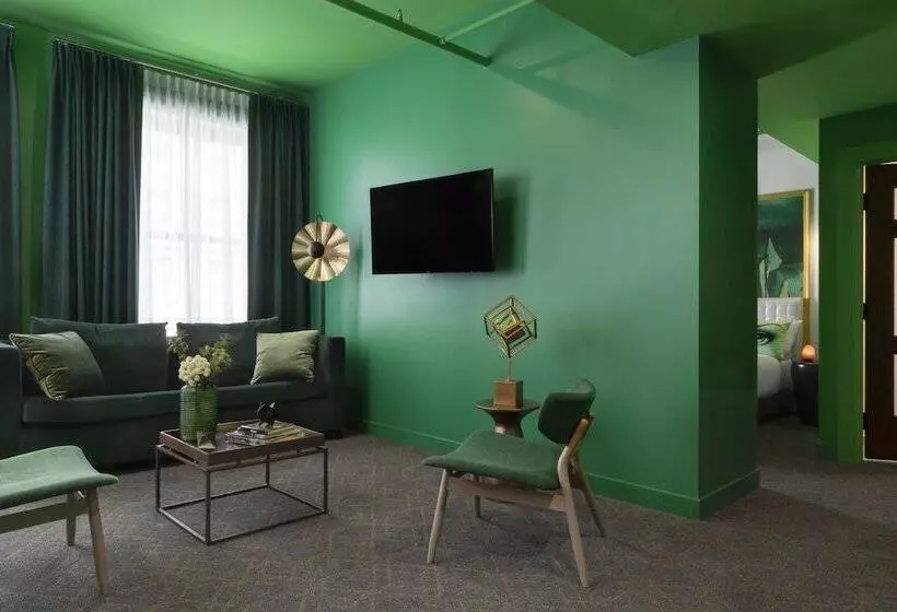 ホテル Angad Arts