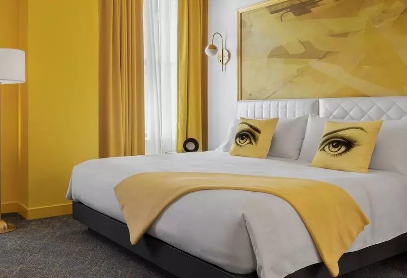 ホテル Angad Arts