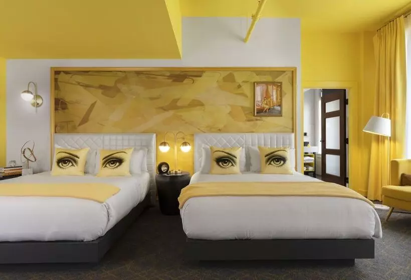 ホテル Angad Arts