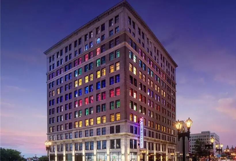 Angad Arts Hotel St. Louis, Tapestry Collection By Hilton