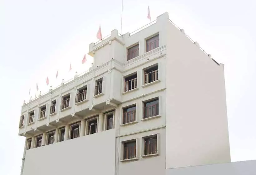 ホテル Oyo 7343 Al Shareef Palace