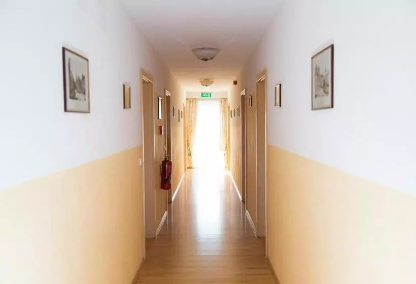 Hotelli Alter Wirt Putzbrunn