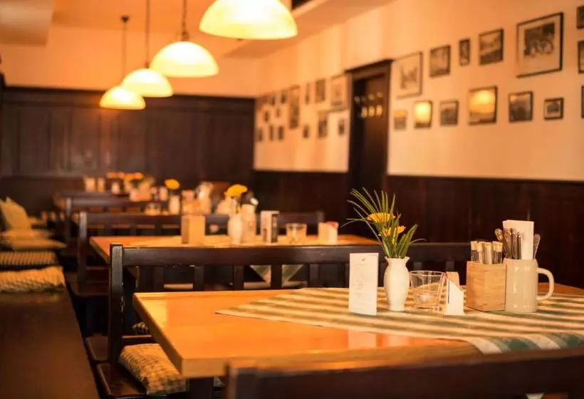 Hotelli Alter Wirt Putzbrunn