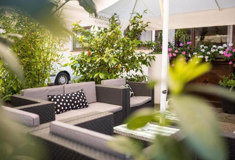 Отель Alter Wirt Putzbrunn