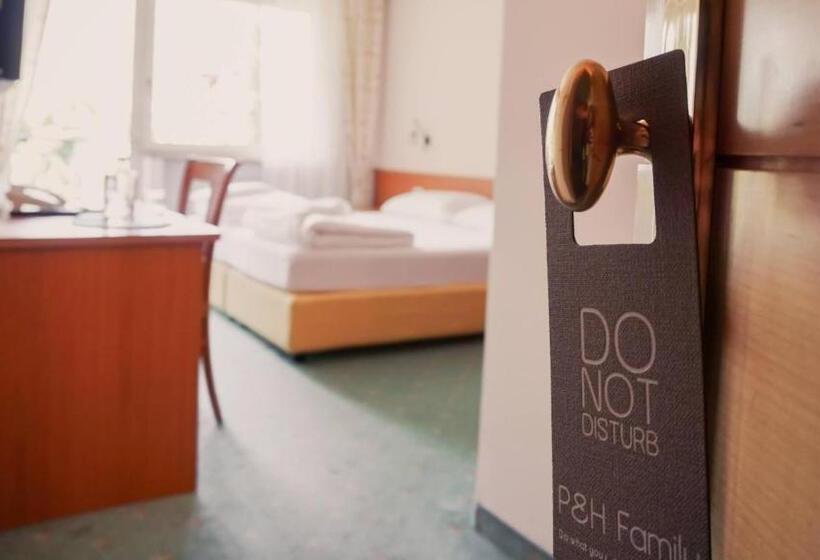 בית מלון כפרי Villa Laurus