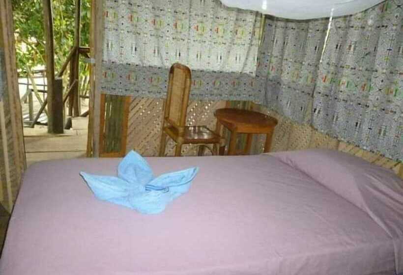 Hostel Wimba Jungle Lodge