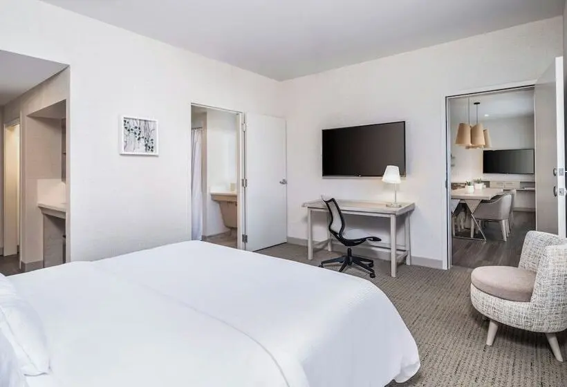 Element New Orleans Downtown