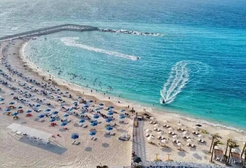 استراحتگاه Marseille Beach 4 Family Only