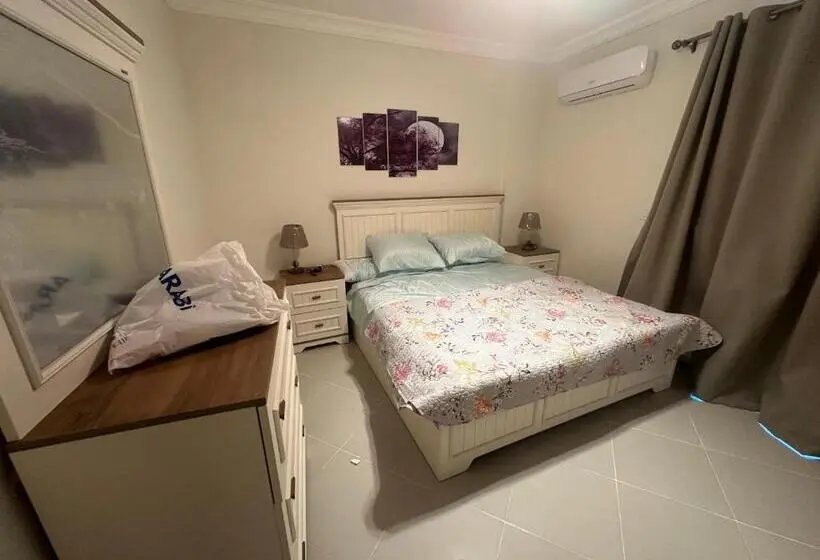 استراحتگاه Marseille Beach 4 Family Only