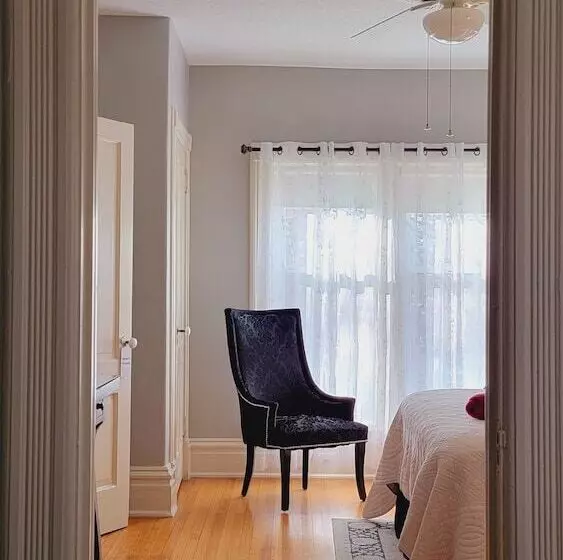 تختخواب و صبحانه Victoria Inn