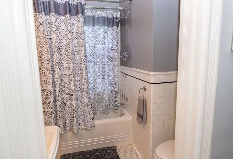 تختخواب و صبحانه Victoria Inn