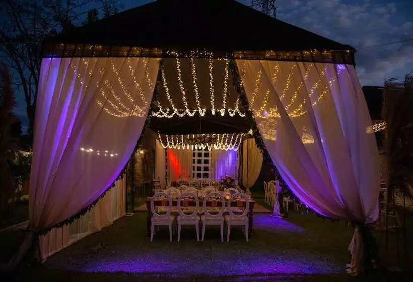 هتل Country Club Eco Casajardin