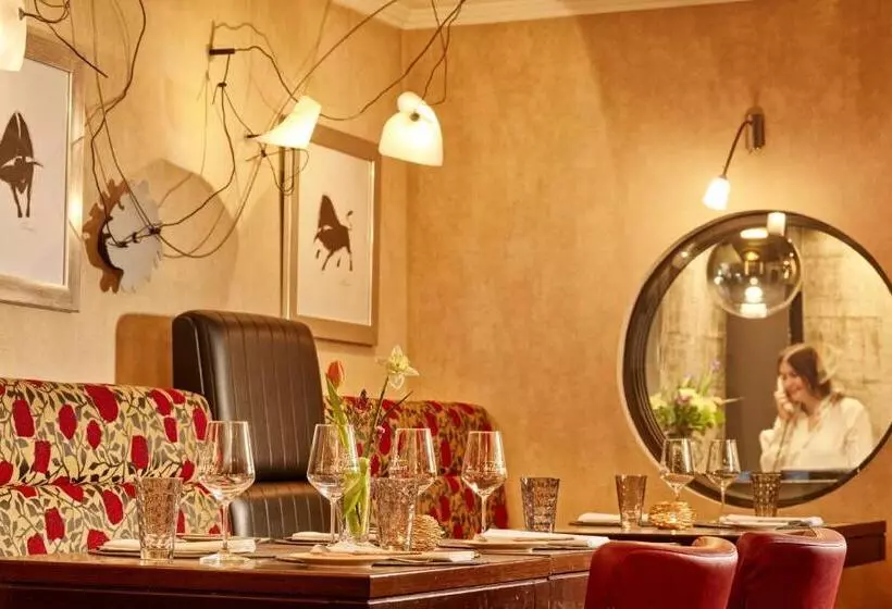 Retkeilymaja Erasmus Smart   Design B&b