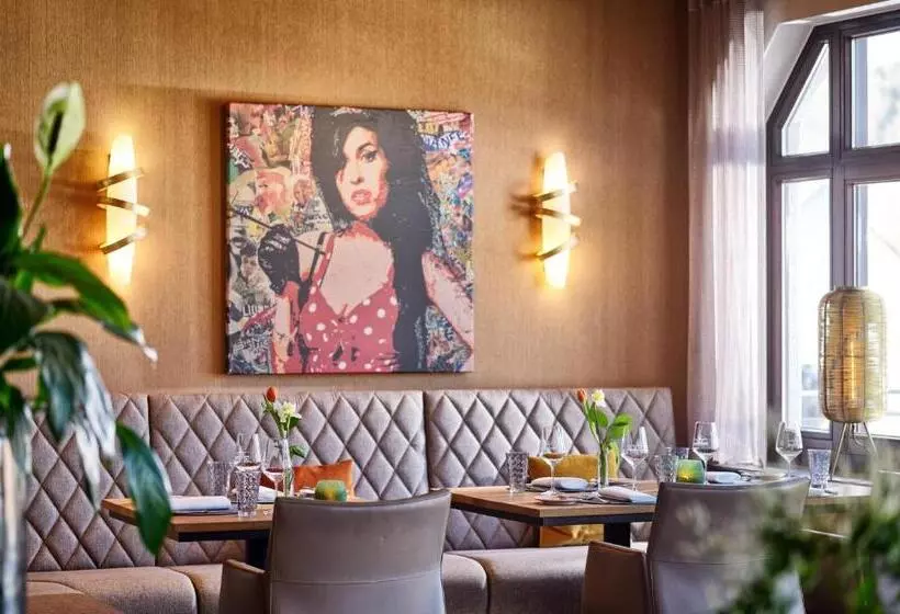 Retkeilymaja Erasmus Smart   Design B&b