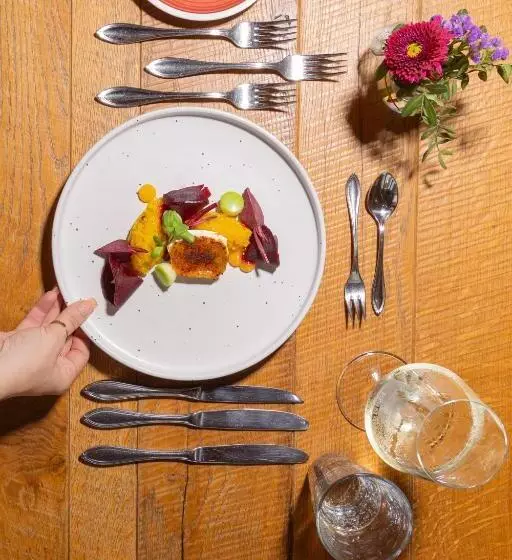 Retkeilymaja Erasmus Smart   Design B&b