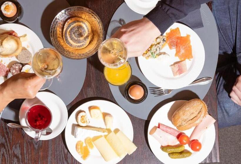 ユースホステル Erasmus Smart Design B&b