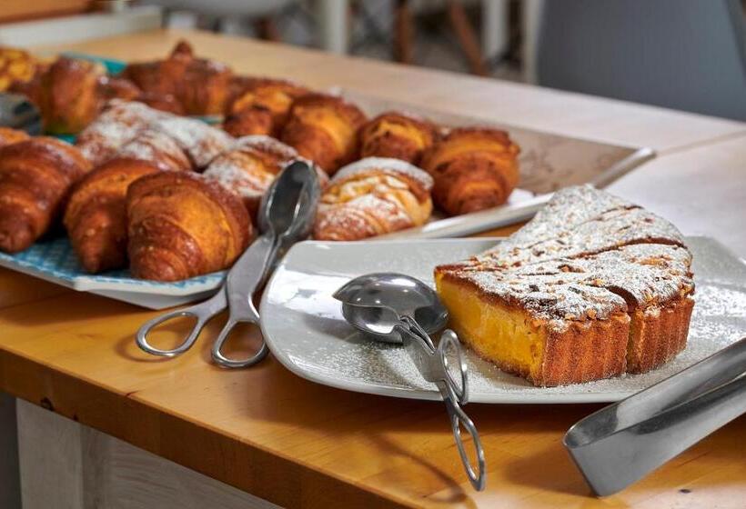 فندق Arlecchino Riccione