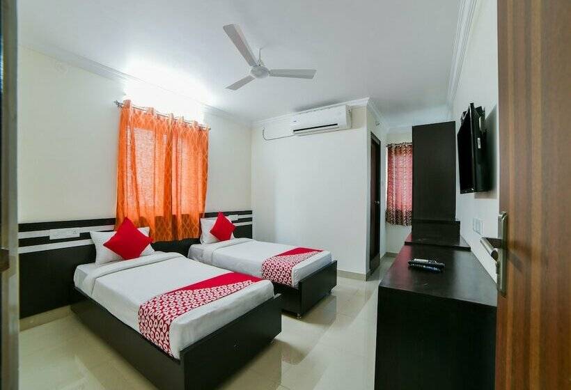 Hotel Capital O 23589 Crown Plaza