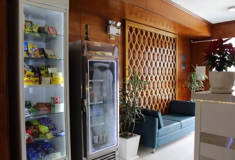 בית מלון כפרי Lima City