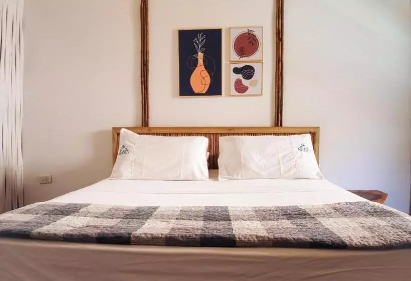 Hotelli Nena Beach Club &