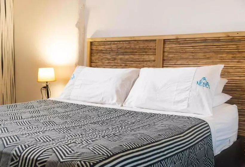 Hotelli Nena Beach Club &