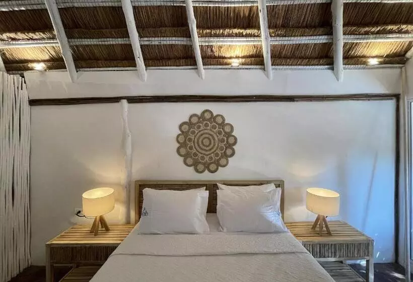 Hotelli Nena Beach Club &