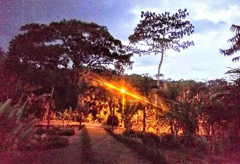 بنسيون Casa Heliconia