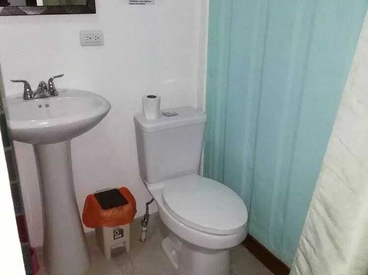 پانسیون Casa Heliconia