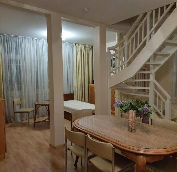 پانسیون Cottages Delloress