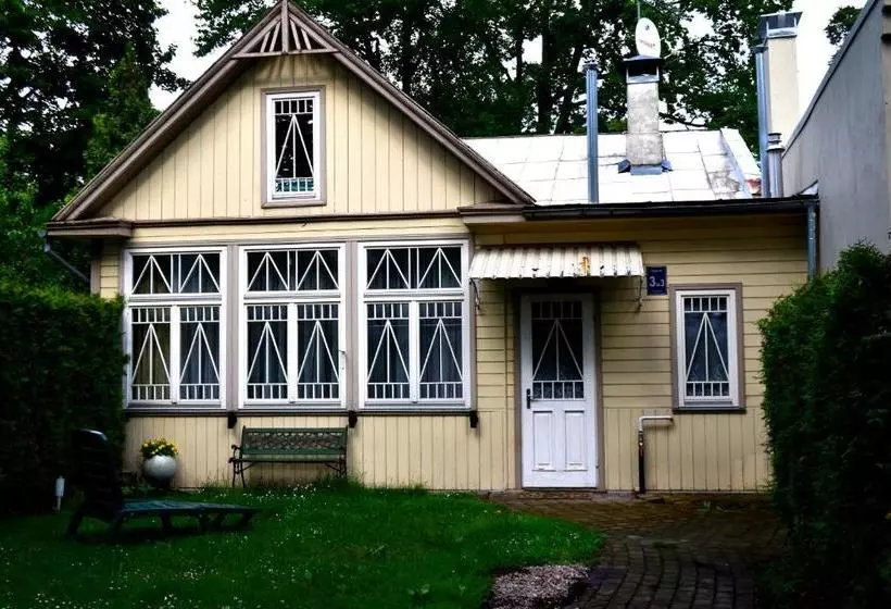 پانسیون Cottages Delloress
