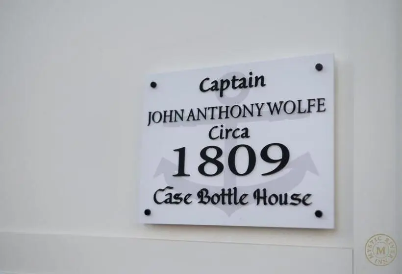 ホテル Light House Suite 202 At Captains Row Downtown