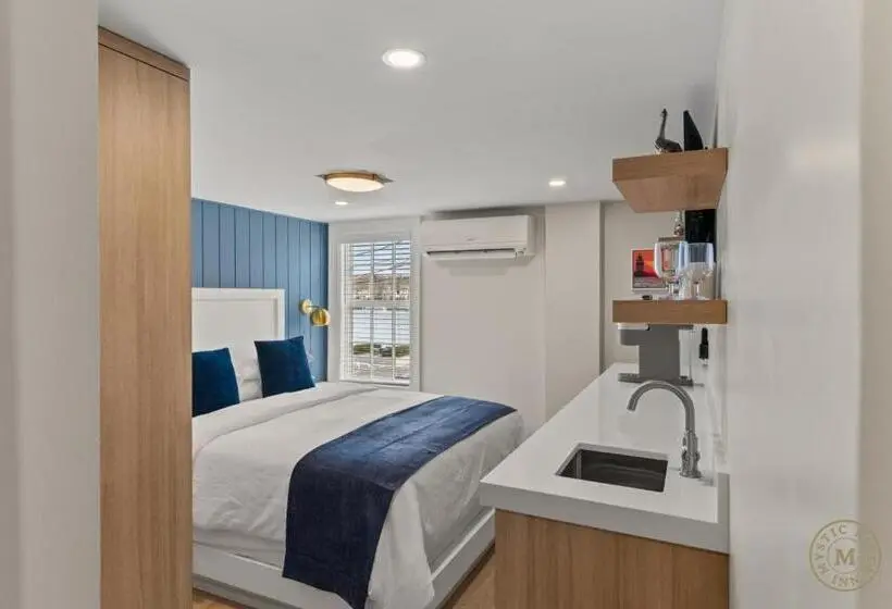 ホテル Light House Suite 202 At Captains Row Downtown